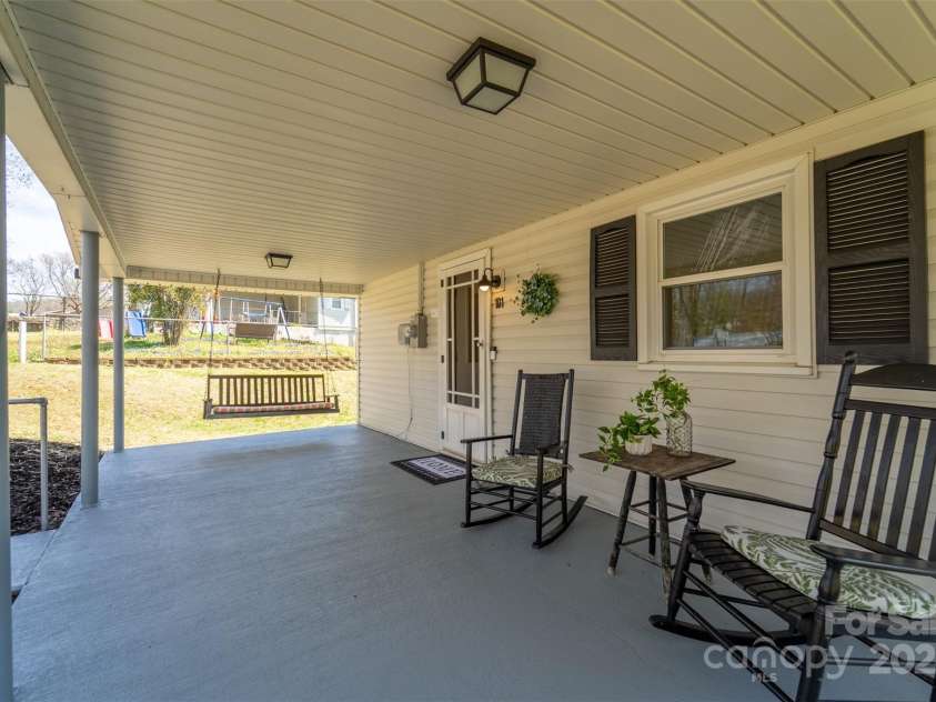 101 Astro Drive, Sylva, NC 28779.  MLS# CAR4241179, YatesRealty ID 4074. 