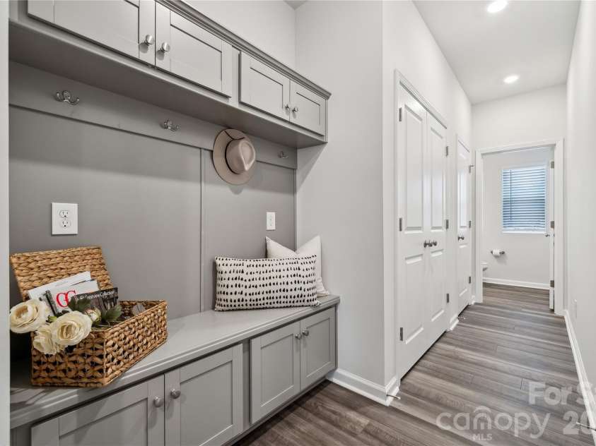 3021 Kingsfield Road, Charlotte, NC 28208.  MLS# CAR4357613, YatesRealty ID 4074. Photos are representative - floorplan is the same but colors and selections may differ. 