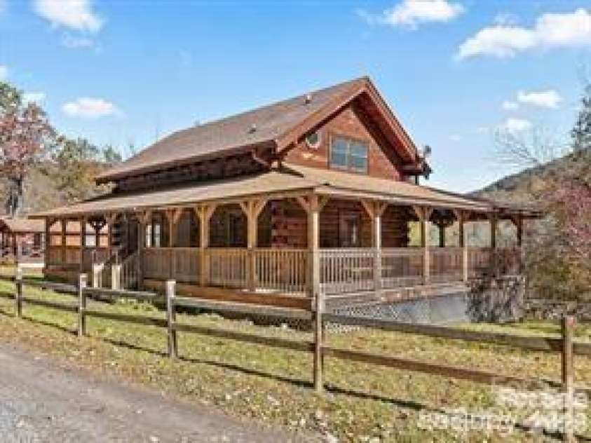 967 Spruce Flats Road, Maggie Valley, NC 28751.  MLS# CAR4400597, YatesRealty ID 40741. 