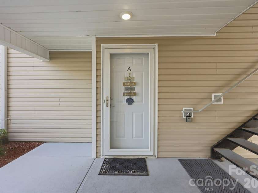 2187 Clearwater Drive, Myrtle Beach, SC 29575.  MLS# CAR4409325, YatesRealty ID 40743. 