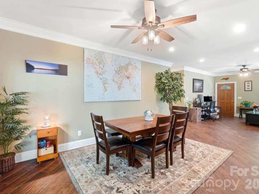 4739 Mountain Island Drive, Charlotte, NC 28214.  MLS# CAR4405083, YatesRealty ID 40744. 