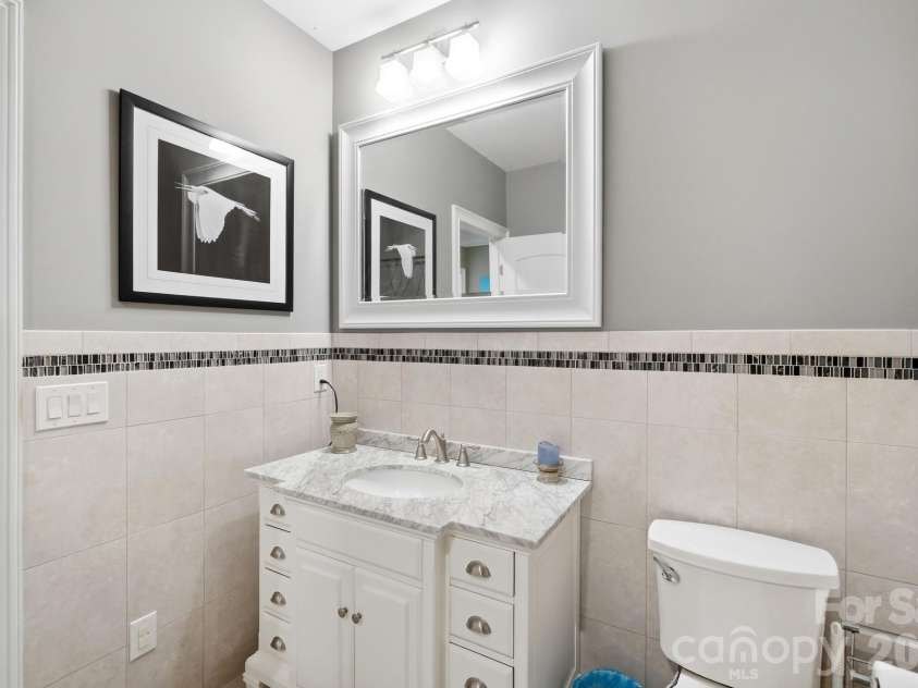4739 Mountain Island Drive, Charlotte, NC 28214.  MLS# CAR4405083, YatesRealty ID 40744. 