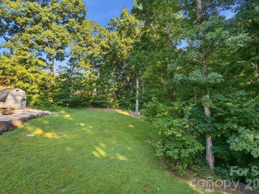 4739 Mountain Island Drive, Charlotte, NC 28214.  MLS# CAR4405083, YatesRealty ID 40744. 