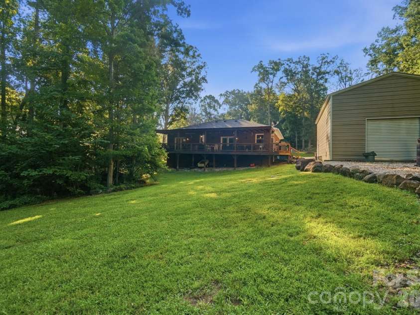 4739 Mountain Island Drive, Charlotte, NC 28214.  MLS# CAR4405083, YatesRealty ID 40744. 
