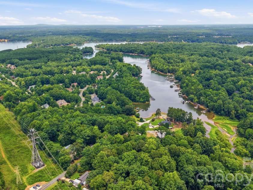4739 Mountain Island Drive, Charlotte, NC 28214.  MLS# CAR4405083, YatesRealty ID 40744. 