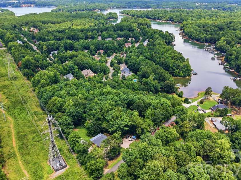 4739 Mountain Island Drive, Charlotte, NC 28214.  MLS# CAR4405083, YatesRealty ID 40744. 