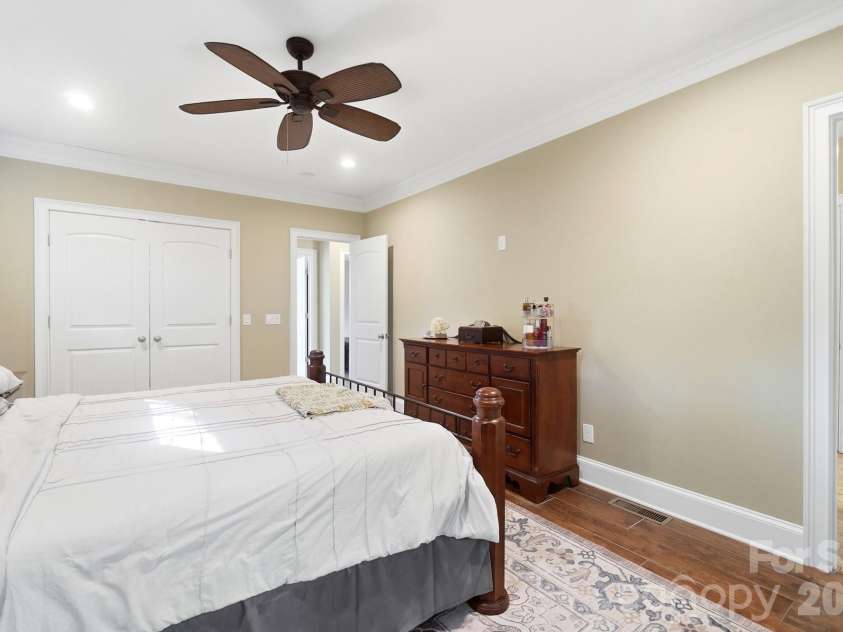 4739 Mountain Island Drive, Charlotte, NC 28214.  MLS# CAR4405083, YatesRealty ID 40744. Masterbedroom