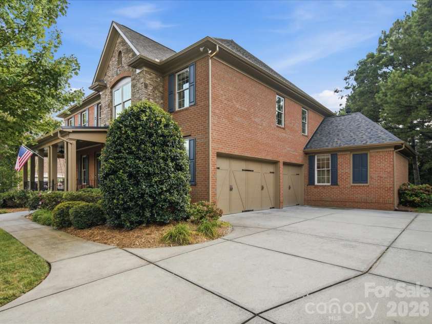 3209 Hartford Way, Weddington, NC 28104.  MLS# CAR4407402, YatesRealty ID 40745. 3 car side load garage.