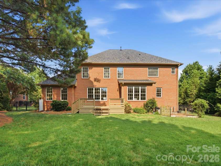 3209 Hartford Way, Weddington, NC 28104.  MLS# CAR4407402, YatesRealty ID 40745. Large flat private fenced back yard!