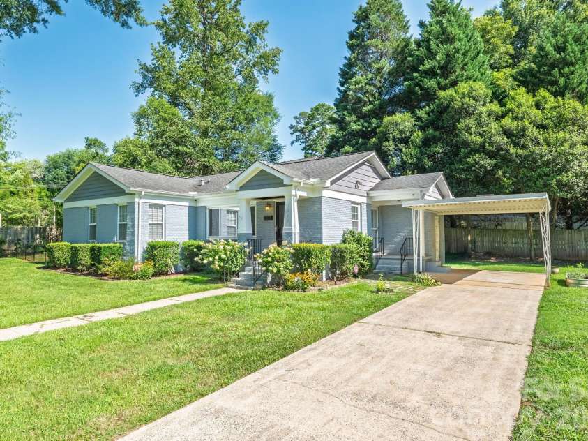 1323 Carolyn Drive, Charlotte, NC 28205.  MLS# CAR4410026, YatesRealty ID 40746. 