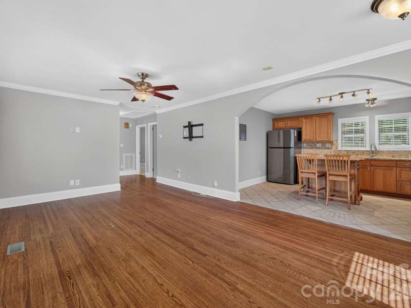 1323 Carolyn Drive, Charlotte, NC 28205.  MLS# CAR4410026, YatesRealty ID 40746. 
