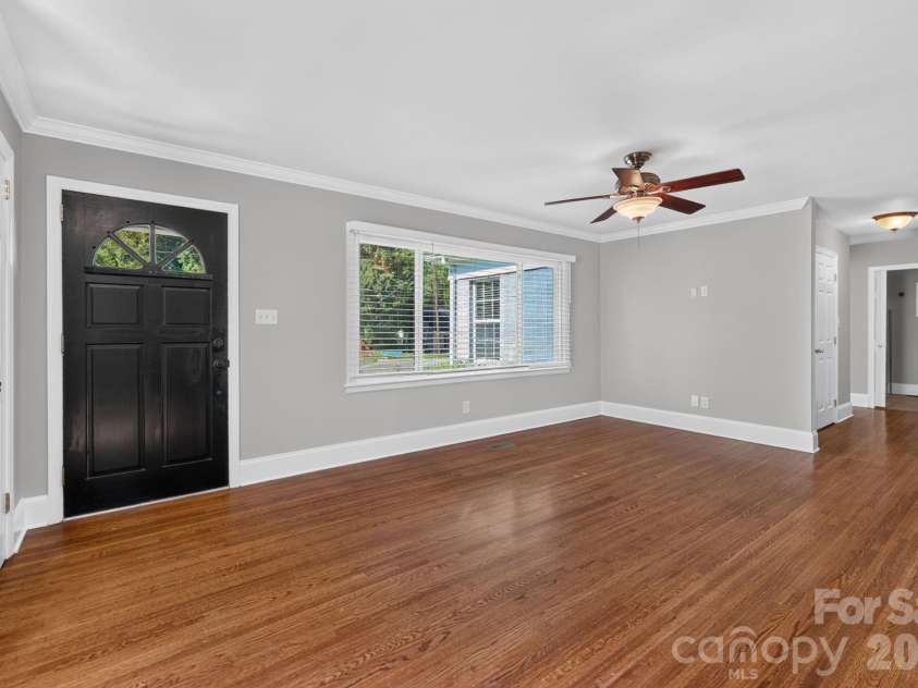 1323 Carolyn Drive, Charlotte, NC 28205.  MLS# CAR4410026, YatesRealty ID 40746. 