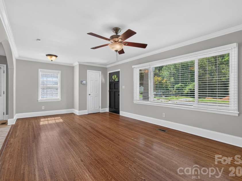 1323 Carolyn Drive, Charlotte, NC 28205.  MLS# CAR4410026, YatesRealty ID 40746. 