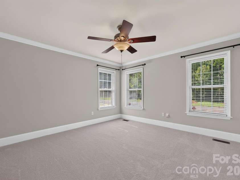 1323 Carolyn Drive, Charlotte, NC 28205.  MLS# CAR4410026, YatesRealty ID 40746. 