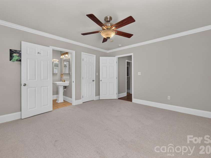 1323 Carolyn Drive, Charlotte, NC 28205.  MLS# CAR4410026, YatesRealty ID 40746. 
