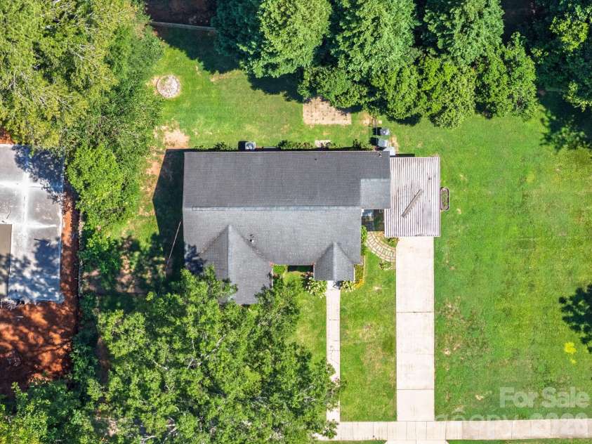1323 Carolyn Drive, Charlotte, NC 28205.  MLS# CAR4410026, YatesRealty ID 40746. 
