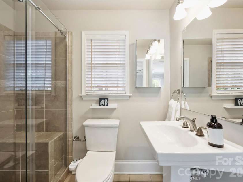 1323 Carolyn Drive, Charlotte, NC 28205.  MLS# CAR4418433, YatesRealty ID 40746. Primary Bathroom