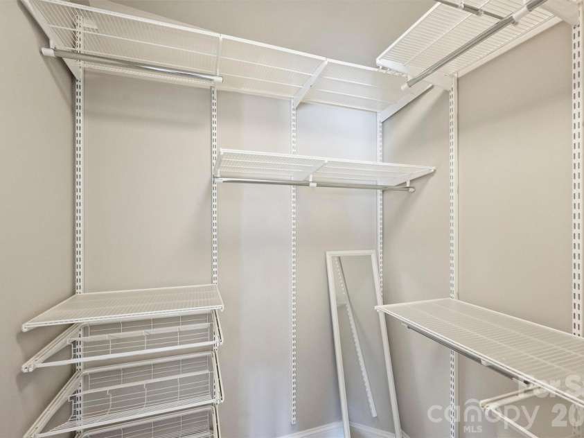 1323 Carolyn Drive, Charlotte, NC 28205.  MLS# CAR4418433, YatesRealty ID 40746. Primary Walk-in Closet