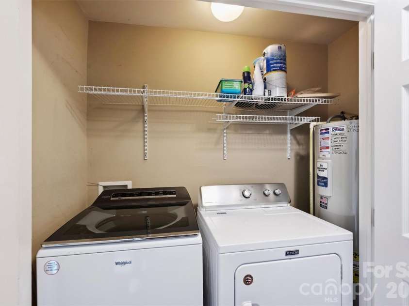 1323 Carolyn Drive, Charlotte, NC 28205.  MLS# CAR4418433, YatesRealty ID 40746. Washer/Dryer remain