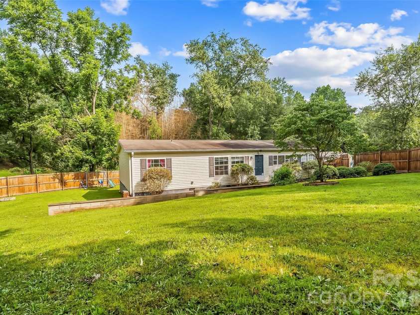 19 Brandon Lane, Weaverville, NC 28787.  MLS# CAR4408055, YatesRealty ID 40747. 