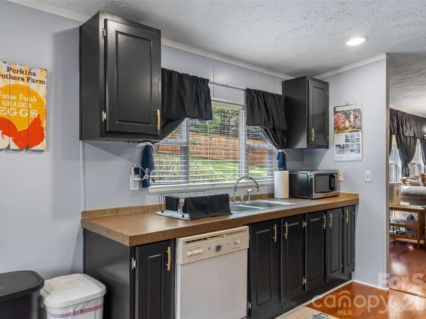 19 Brandon Lane, Weaverville, NC 28787.  MLS# CAR4408055, YatesRealty ID 40747. 