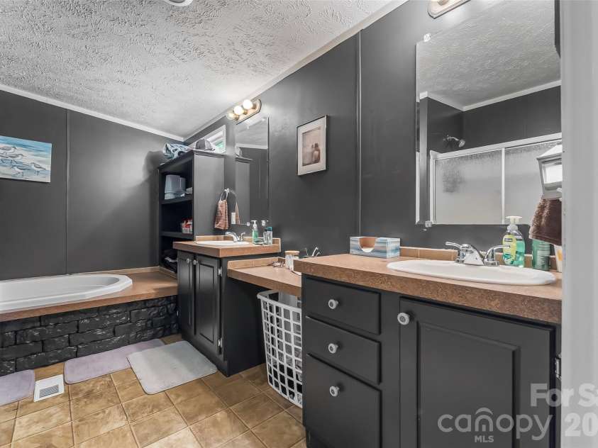 19 Brandon Lane, Weaverville, NC 28787.  MLS# CAR4408055, YatesRealty ID 40747. 