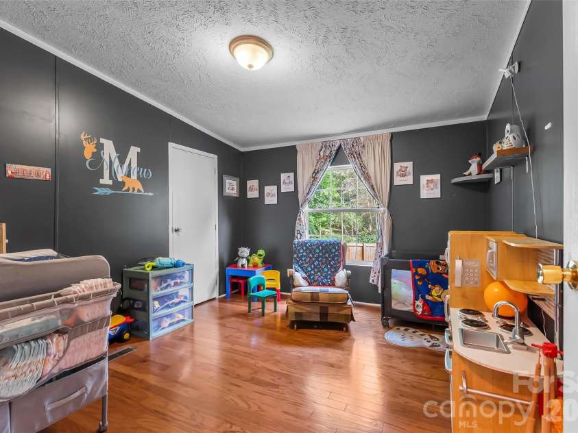 19 Brandon Lane, Weaverville, NC 28787.  MLS# CAR4408055, YatesRealty ID 40747. 