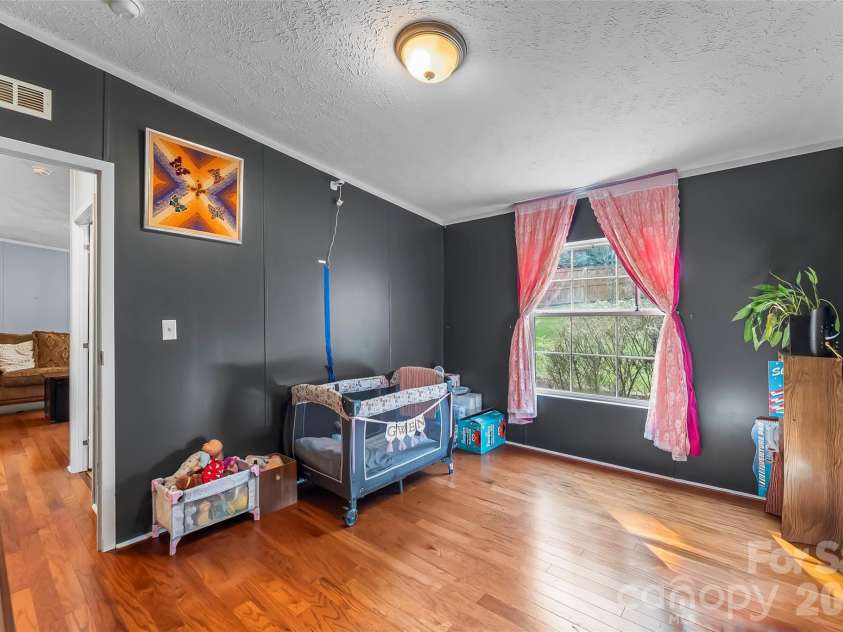 19 Brandon Lane, Weaverville, NC 28787.  MLS# CAR4408055, YatesRealty ID 40747. 