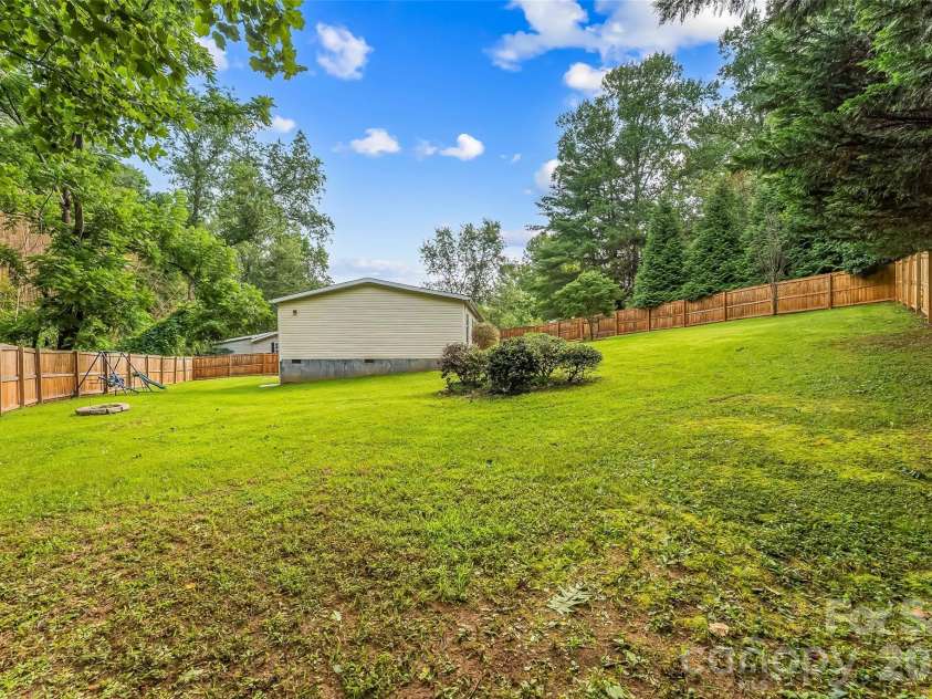 19 Brandon Lane, Weaverville, NC 28787.  MLS# CAR4408055, YatesRealty ID 40747. 