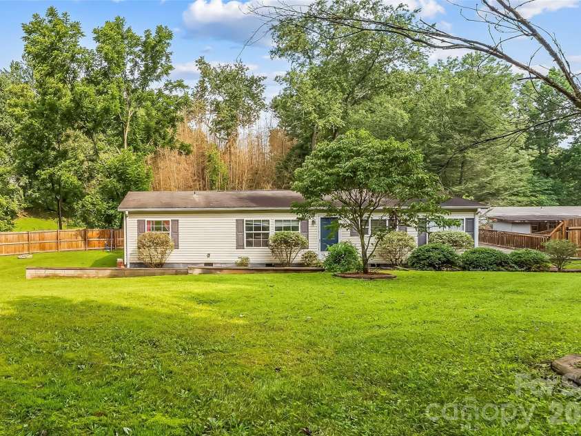 19 Brandon Lane, Weaverville, NC 28787.  MLS# CAR4408055, YatesRealty ID 40747. 
