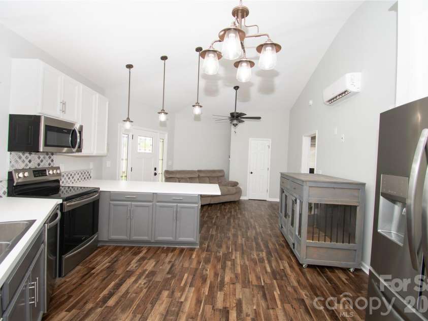 1807 Warren Avenue, Gastonia, NC 28054.  MLS# CAR4401303, YatesRealty ID 40750. 