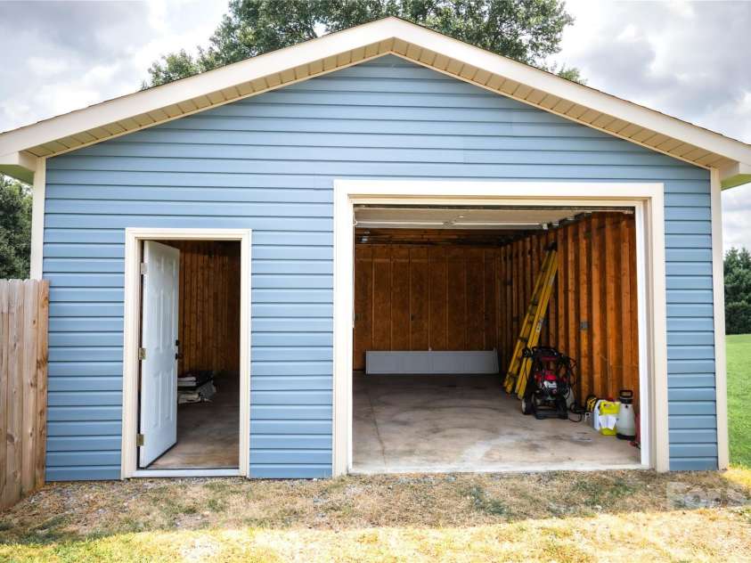 1807 Warren Avenue, Gastonia, NC 28054.  MLS# CAR4401303, YatesRealty ID 40750. 