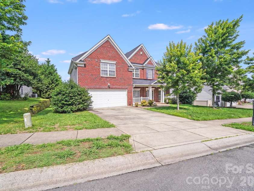 6227 Castlecove Road, Charlotte, NC 28278.  MLS# CAR4410231, YatesRealty ID 40751. 