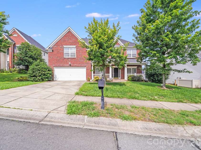 6227 Castlecove Road, Charlotte, NC 28278.  MLS# CAR4410231, YatesRealty ID 40751. 