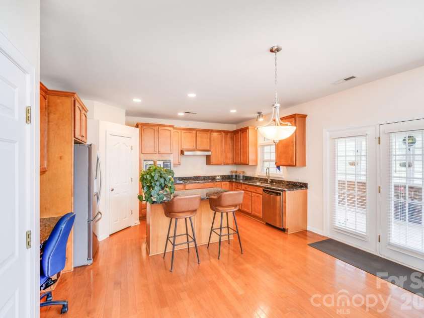 6227 Castlecove Road, Charlotte, NC 28278.  MLS# CAR4410231, YatesRealty ID 40751. 