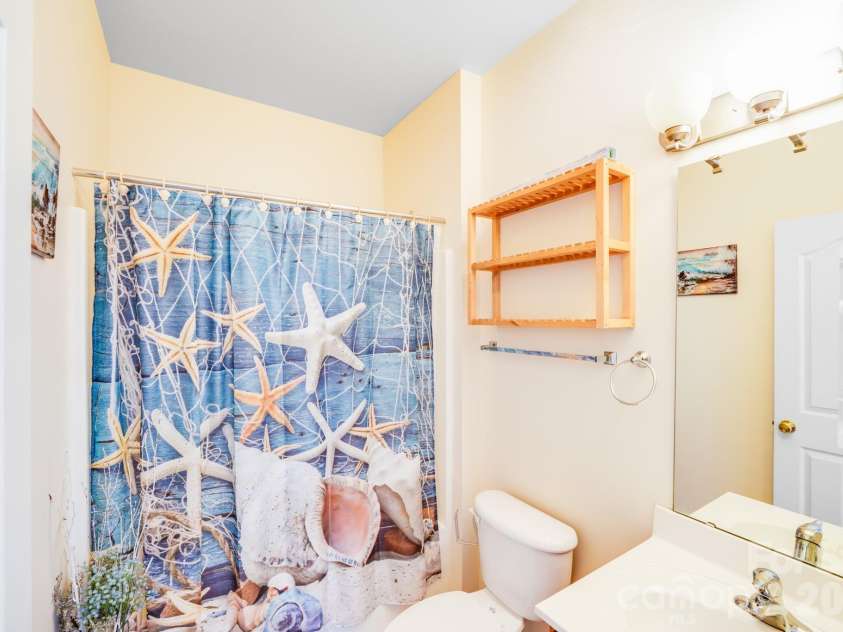 6227 Castlecove Road, Charlotte, NC 28278.  MLS# CAR4410231, YatesRealty ID 40751. 