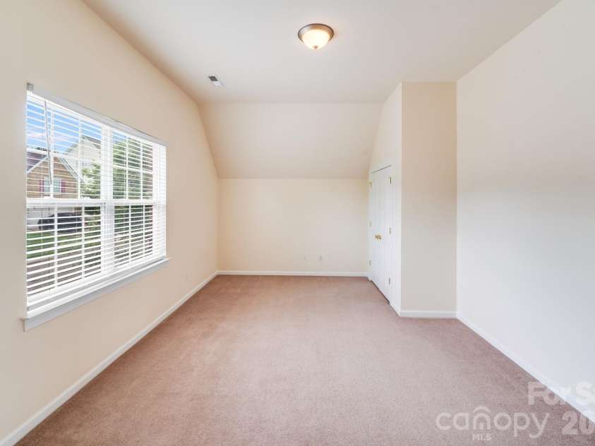 6227 Castlecove Road, Charlotte, NC 28278.  MLS# CAR4410231, YatesRealty ID 40751. 