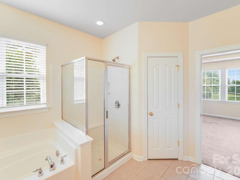 6227 Castlecove Road, Charlotte, NC 28278.  MLS# CAR4410231, YatesRealty ID 40751. 