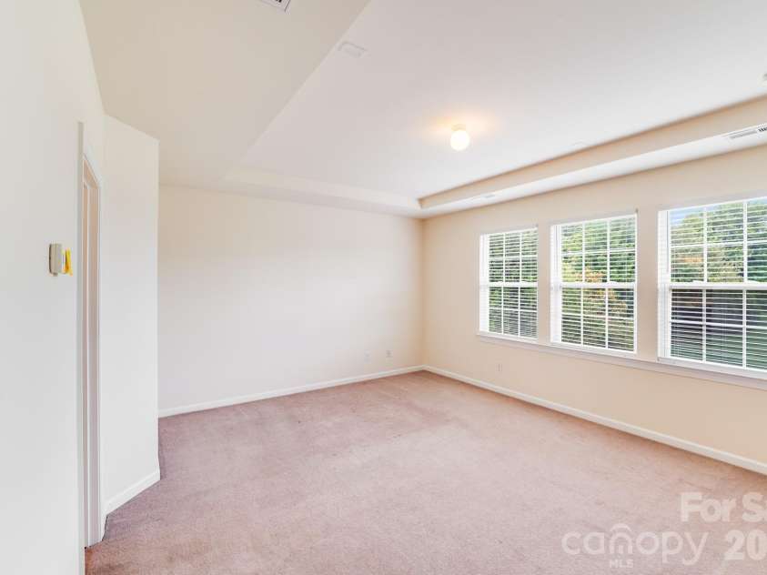 6227 Castlecove Road, Charlotte, NC 28278.  MLS# CAR4426007, YatesRealty ID 40751. 