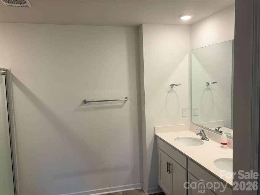 5027 Fandango Road, York, SC 29745.  MLS# CAR4410252, YatesRealty ID 40752. Bathroom 2