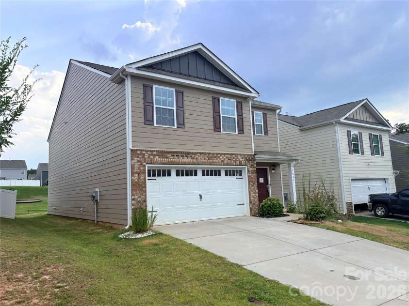 5027 Fandango Road, York, SC 29745.  MLS# CAR4410252, YatesRealty ID 40752. Front Left