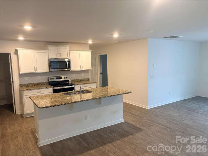 5027 Fandango Road, York, SC 29745.  MLS# CAR4410252, YatesRealty ID 40752. Kitchen