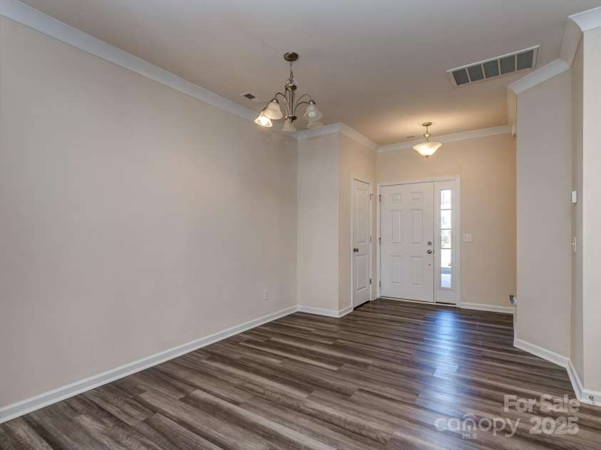 463 Hunters Dance Road, Fort Mill, SC 29708.  MLS# CAR4311880, YatesRealty ID 40753. Dining area