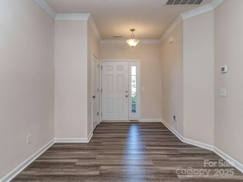 463 Hunters Dance Road, Fort Mill, SC 29708.  MLS# CAR4311880, YatesRealty ID 40753. Foyer