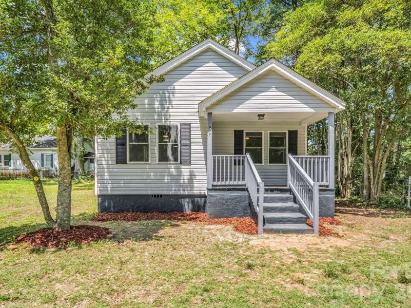 908 Graham Street, Shelby, NC 28150.  MLS# CAR4409659, YatesRealty ID 40755. 