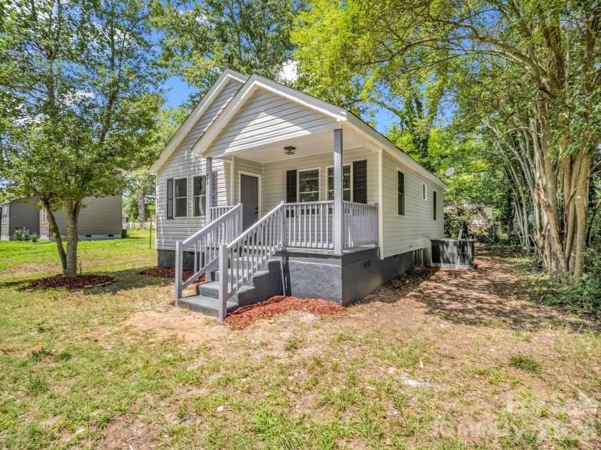 908 Graham Street, Shelby, NC 28150.  MLS# CAR4409659, YatesRealty ID 40755. 
