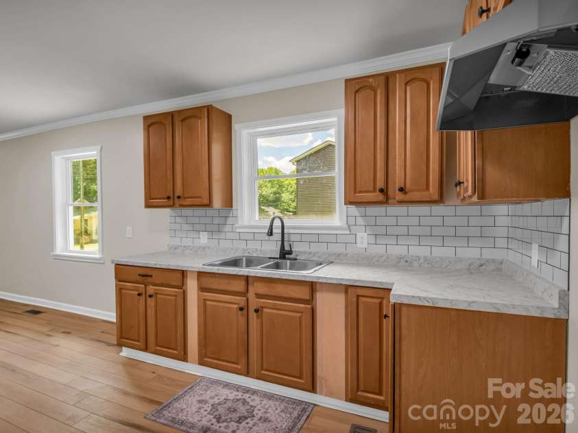908 Graham Street, Shelby, NC 28150.  MLS# CAR4409659, YatesRealty ID 40755. 
