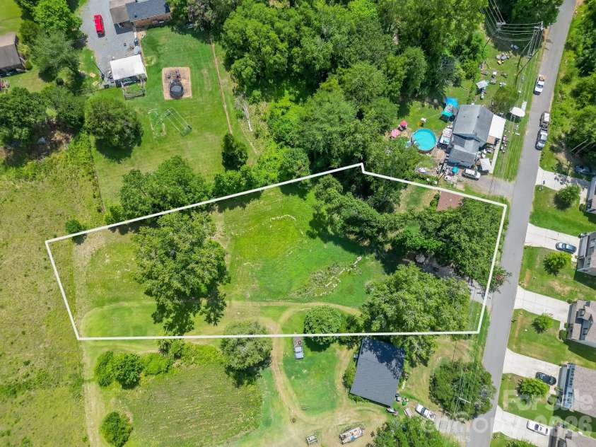 2223 Mingus Cabin Lane, Charlotte, NC 28214.  MLS# CAR4408148, YatesRealty ID 40757. 