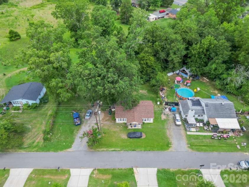 2223 Mingus Cabin Lane, Charlotte, NC 28214.  MLS# CAR4408148, YatesRealty ID 40757. 