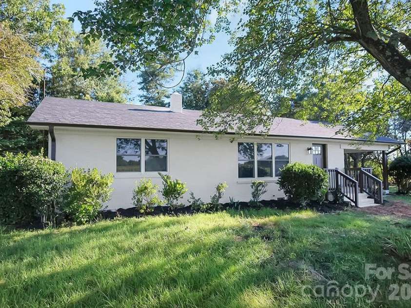 238 Davis Road, Shelby, NC 28152.  MLS# CAR4410048, YatesRealty ID 40758. 